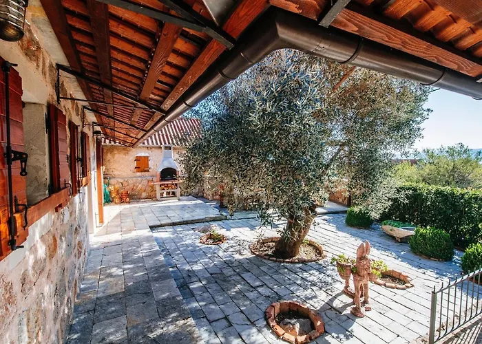 Nyaraló My Dalmatia - Jucinovi Dvori With Private Pool And Sauna *
