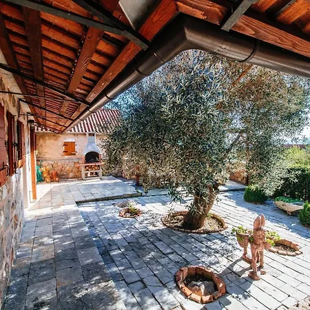 Prázdninový dům My Dalmatia - Jucinovi Dvori With Private Pool And Sauna *