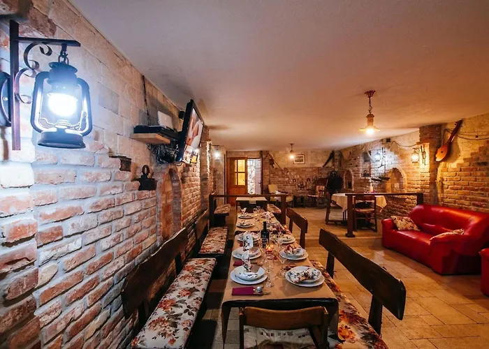 My Dalmatia - Jucinovi Dvori With Private Pool And Sauna * Стариград-Пакленица